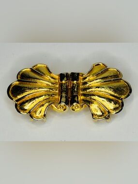 Vintage Mimi Di N 1979 Gold Tone Belt Buckle – Sculptural Bow Design